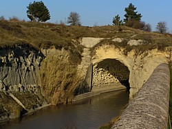 canal_tunnel_malpas
