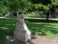 statue-magnan